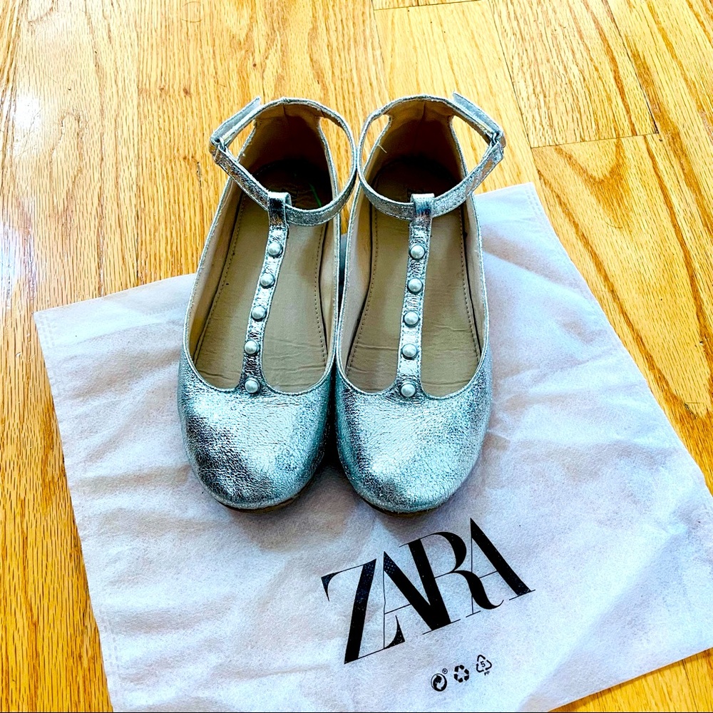 Metallic ballet flats